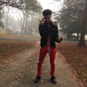 Meet your Posher, Theron